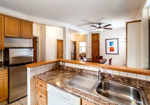 Cozy Atwater Canal 2 - NICE 2 BR APARTMENT + HUGE DECK near DOWNTOWN, SUBWAY