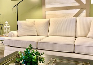 Cozy Downtown Guest Suite with Patio, Free Parking, Pet-Friendly