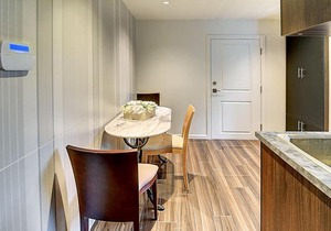Cozy Lovely Apartment with AC in Outremont