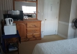 Crofton by the Sea Bed & Breakfast - The Seabreeze Room