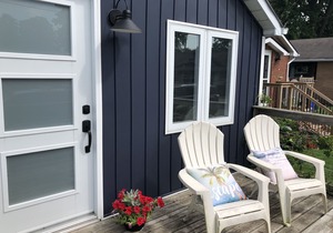 Crystal Cambridge Cottage - 5 min walk to the beach & local eateries!