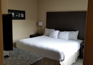 Days Inn by Wyndham Medicine Hat