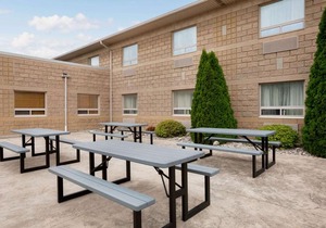 Days Inn by Wyndham Leamington