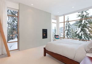 Deluxe 4 Bedroom: Contemporary Home Nestled In The Mountains - Ski In Ski Out!