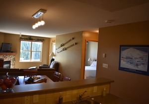 Desirable Top Floor Creekside Condo - Awesome Views - Close to trails!