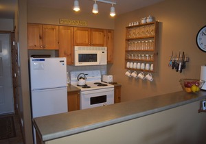 Desirable Top Floor Creekside Condo - Awesome Views - Close to trails!