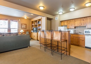 Desirable Top Floor Creekside Condo - Awesome Views - Close to trails!