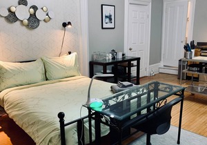Discover a cozy and comfortable haven for your stay in Halifax.