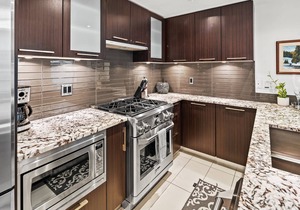 Downtown Executive Suite w/ secure parking