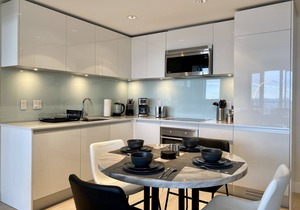 Downtown Luxury Condo in Tallest Tower in 34 floor
