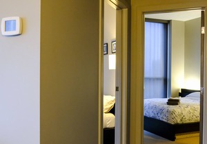 DOWNTOWN Luxury High-Rise Condo 2 BR / 2 BA Suite Next To BMO / Stampede Grounds