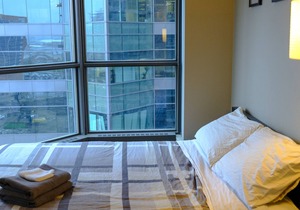 DOWNTOWN Luxury High-Rise Condo 2 BR / 2 BA Suite Next To BMO / Stampede Grounds