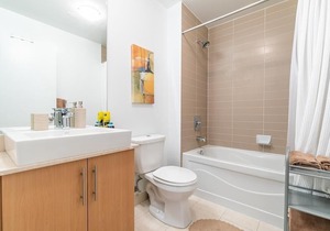DOWNTOWN TORONTO LUXURY FULLY FURNISHED SUITE at MAPLE LEAF SQUARE CN TOWER ACC