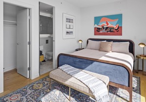 Downtown Waterfront Janion Penthouse with 270° harbour views & free parking