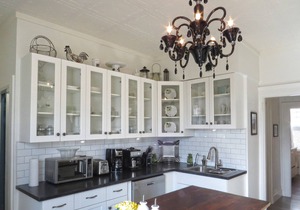 "Dragonfly Cottage" - Family / Pet Friendly - Central Location, Country Charm,