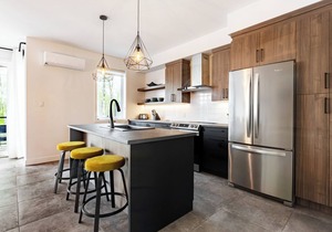 Ecological 3-bedroom condo-chalet with shared spa Lake Memphremagog