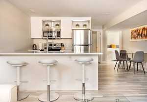 ENTIRE 2 BEDROOM APARTMENT DOWNTOWN