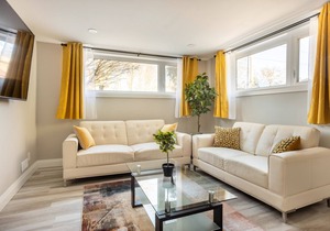 ENTIRE 2 BEDROOM APARTMENT DOWNTOWN