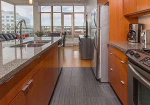 Executive Luxury Suite - Everything's Just Down The Street Suite!