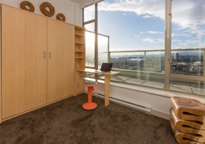Executive Luxury Suite - Everything's Just Down The Street Suite!