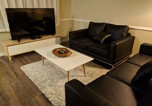 Family Friendly Townhome Close to Royal Alex & DT