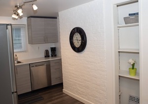 Fernwood House - Renovated Modern One Bedroom ★ ★ ★ ★ ★