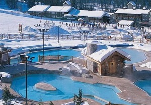 FLAGSHIP PANORAMA CONDO 2 bed 2 bath ski in/out Upper Village clean fee INC