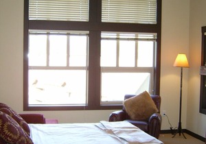 FLAGSHIP PANORAMA CONDO 2 bed 2 bath ski in/out Upper Village clean fee INC