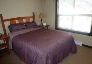 FLAGSHIP PANORAMA CONDO 2 bed 2 bath ski in/out Upper Village clean fee INC
