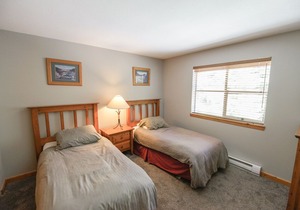 Forest Trails - Easy Ski Access, Private Garage, Free Village Shuttle