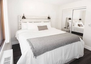 Free Parking! One-bedroom suite w/ patio & laundry