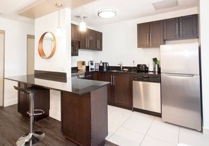 Free Parking, Wi-Fi and In-suite Laundry!