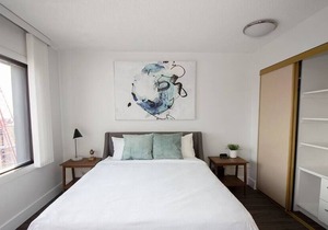 Free Parking & Wi-Fi! Downtown Studio Suite