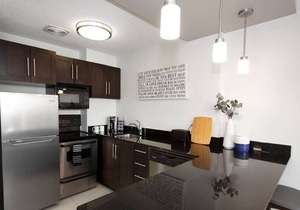 Free Parking & Wi-Fi! Downtown Studio Suite