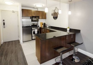 Free Parking & Wi-Fi! Stunning Studio Suite
