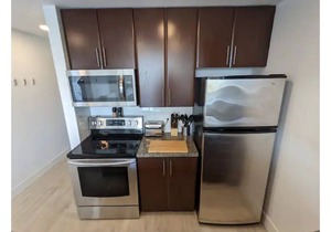 Full Condo w/Pool, Hot tub & Gym DT Vancouver
