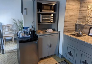 Gaspereau Suite - 2 Seat Jacuzzi, KingBd, Downtown