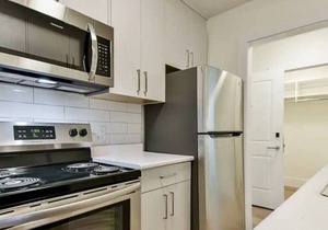 Gateway Furnished Apartments Suite Thirteen