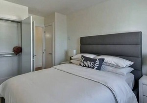Gateway Furnished Apartments Suite Fourteen