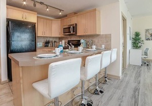 Gorgeous 2bd Condo Patio Gym Parking Coffee