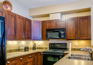 Ground floor 2 bedroom condo, very close to ski-in/out trails