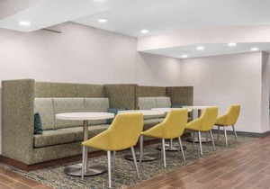 Hampton Inn & Suites by Hilton Toronto Downtown