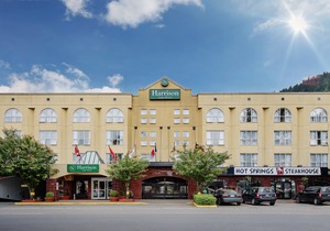 Harrison Lake Hotel