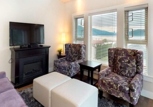 Harrison Lake View Suites - Two Bedroom Lake View Suite 2