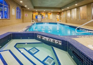 Holiday Inn Express & Suites Clarington - Bowmanville