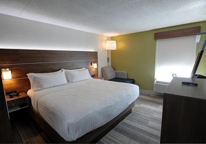 Holiday Inn Express & Suites Toronto Airport West