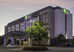 Holiday Inn Express & Suites Mississauga-Toronto Southwest, an Ihg Hotel