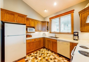 Homey mountain condo w/ski-in/ski-out access, private hot tub & free WiFi