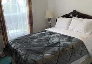 ITALIAN Suite in SUSAN’S VILLA B & B / Hotel Garni- in Niagara Falls, Canada