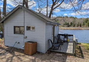 KAYAKS * CANOE * PADDLE BOARDS * WIFI * SATELLITE TV